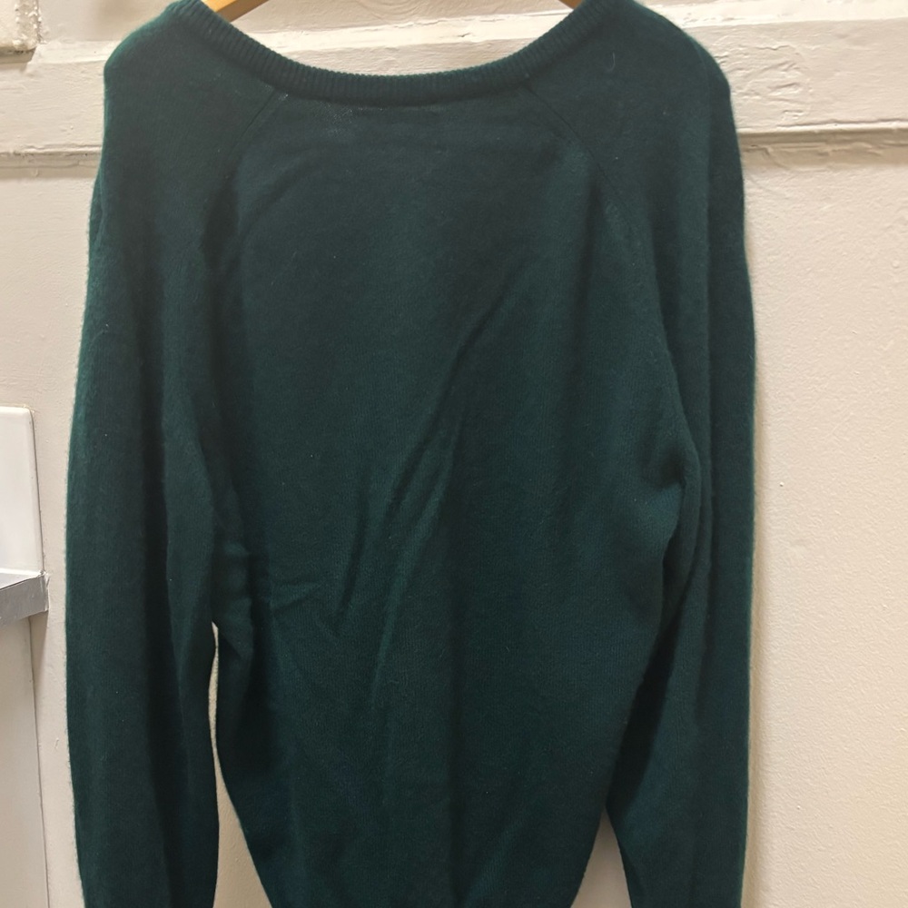 Saks Fifth Avenue VTG 100% Cashmere V-Neck Men’s Sweater Sz LARGE Scotland